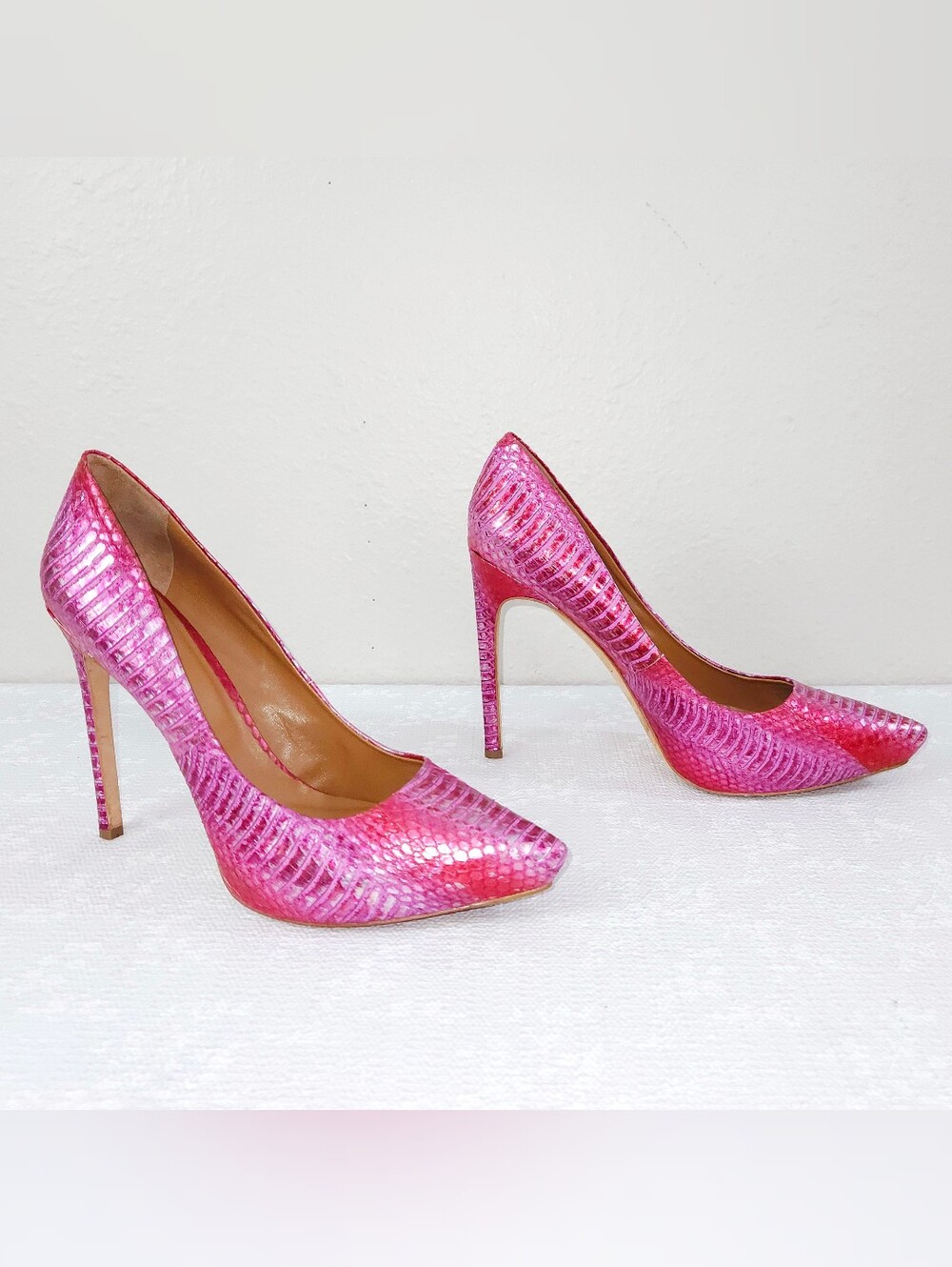 Rachel Roy Gardner Pink Snakeskin Pumps US 9.5 Slip-On Leather Heels